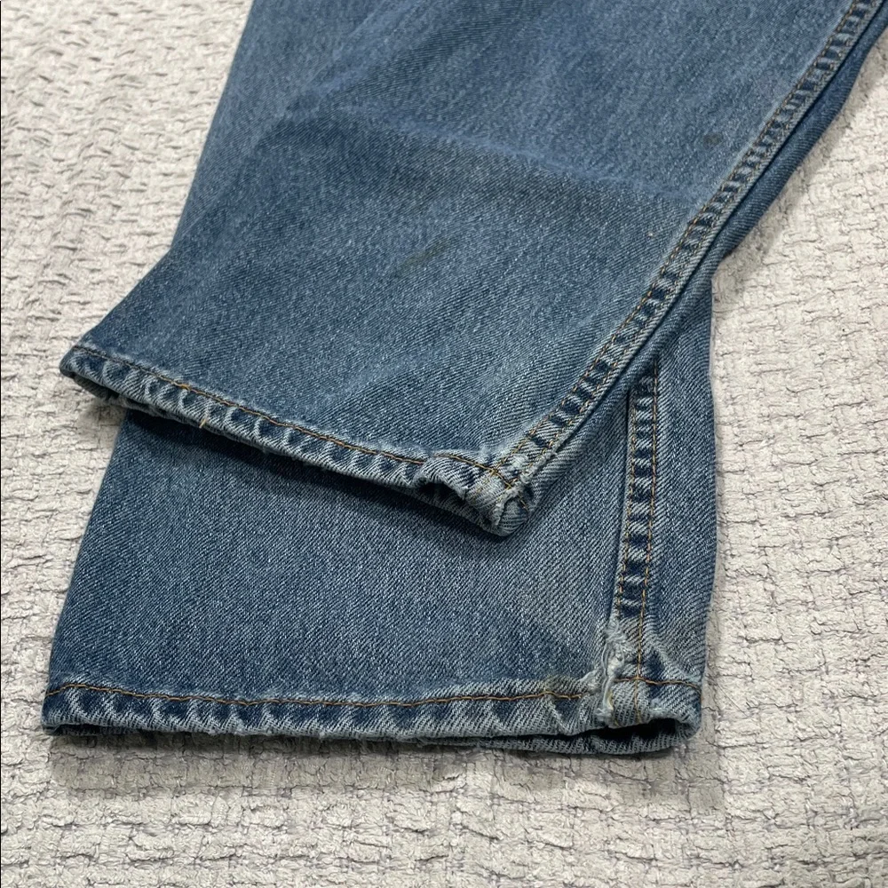 Levis 550 Relaxed Fit Tapered Vintage 2002 Mens Size 36x32 Women’s Unisex